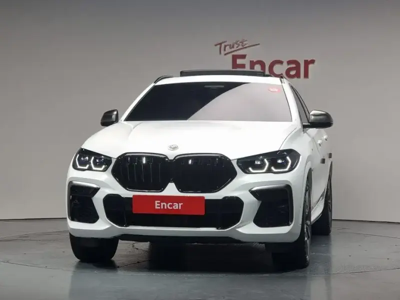 2022 BMW X6 с пробегом 61 767 км