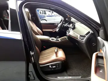 2022 BMW X6 с пробегом 71 074 км