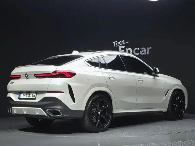2022 BMW X6 с пробегом 70 870 км
