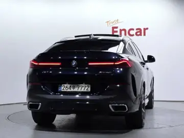 2022 BMW X6 с пробегом 32 763 км
