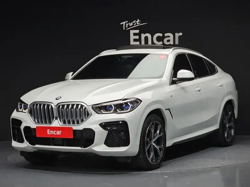 2022 BMW X6 с пробегом 30 214 км