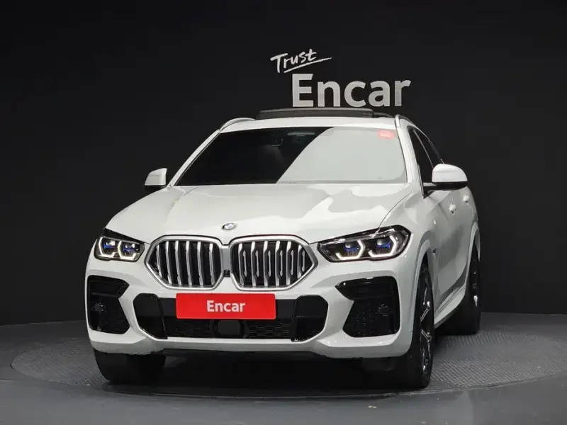 2022 BMW X6 с пробегом 30 214 км