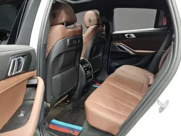 2022 BMW X6 с пробегом 30 214 км