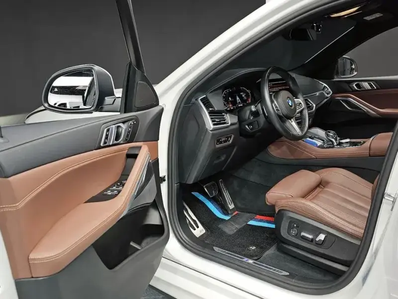 2022 BMW X6 с пробегом 30 214 км