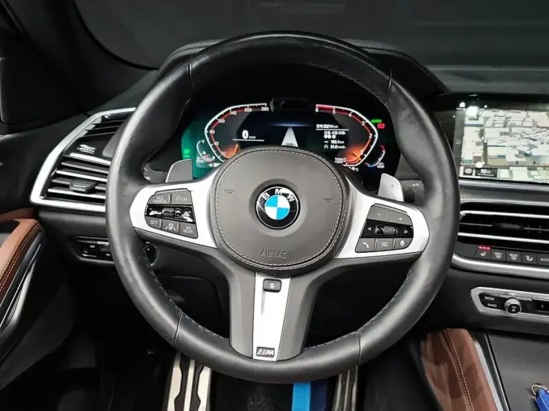 2022 BMW X6 с пробегом 30 214 км