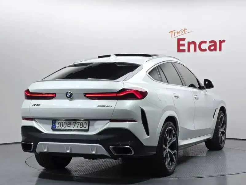2022 BMW X6 с пробегом 51 993 км