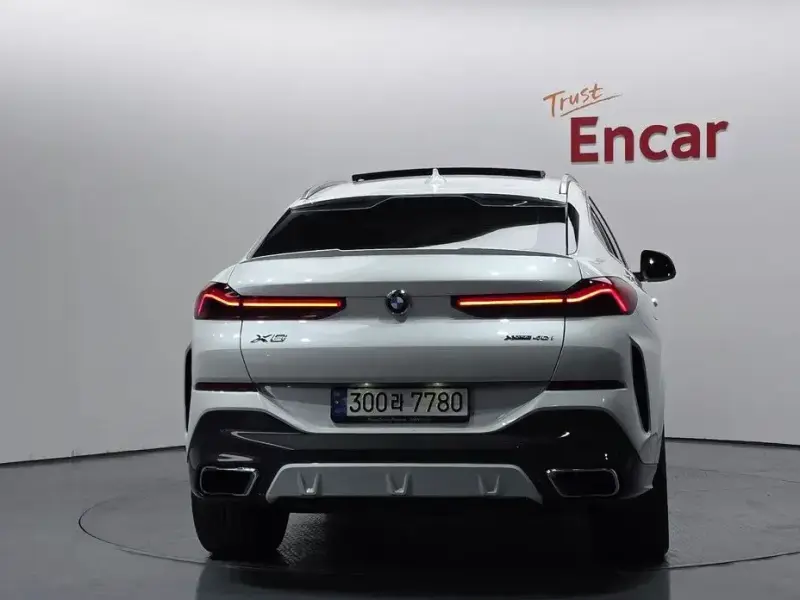 2022 BMW X6 с пробегом 51 993 км