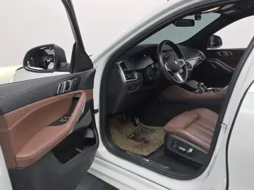 2022 BMW X6 с пробегом 51 993 км