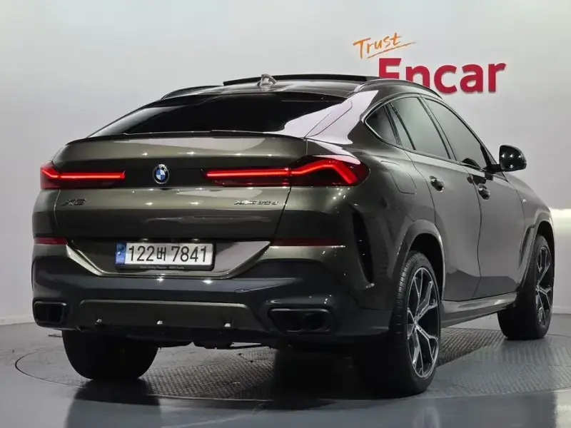 2022 BMW X6 с пробегом 57 940 км
