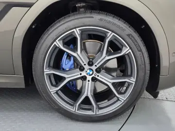 2022 BMW X6 с пробегом 57 940 км