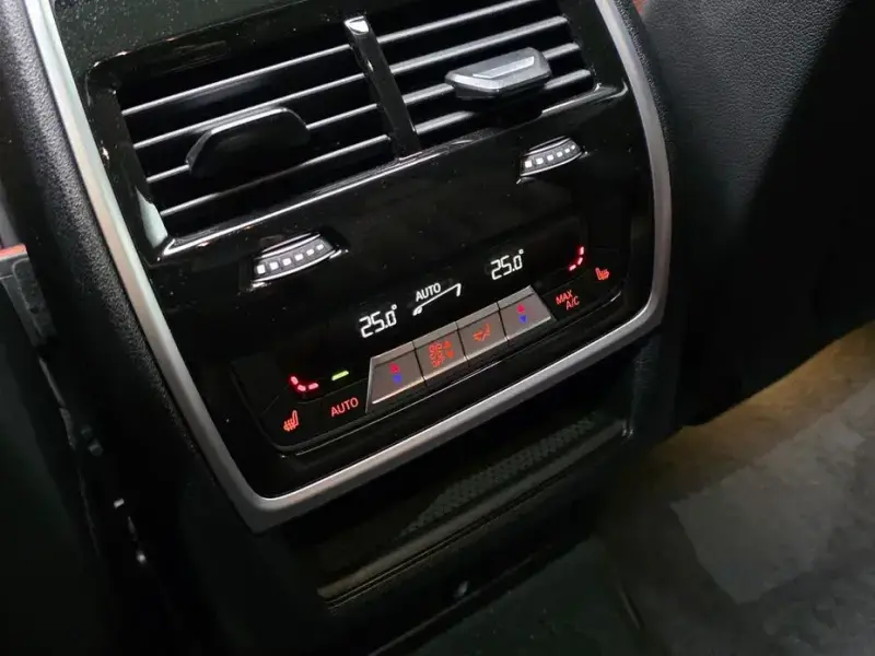 2022 BMW X6 с пробегом 57 940 км