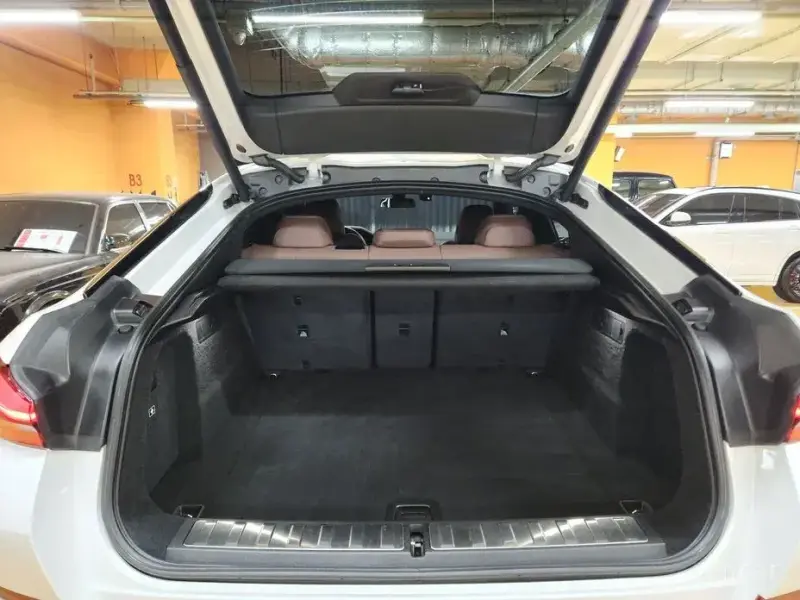 2022 BMW X6 с пробегом 54 000 км