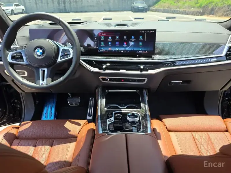 2025 BMW X7 с пробегом 27 665 км