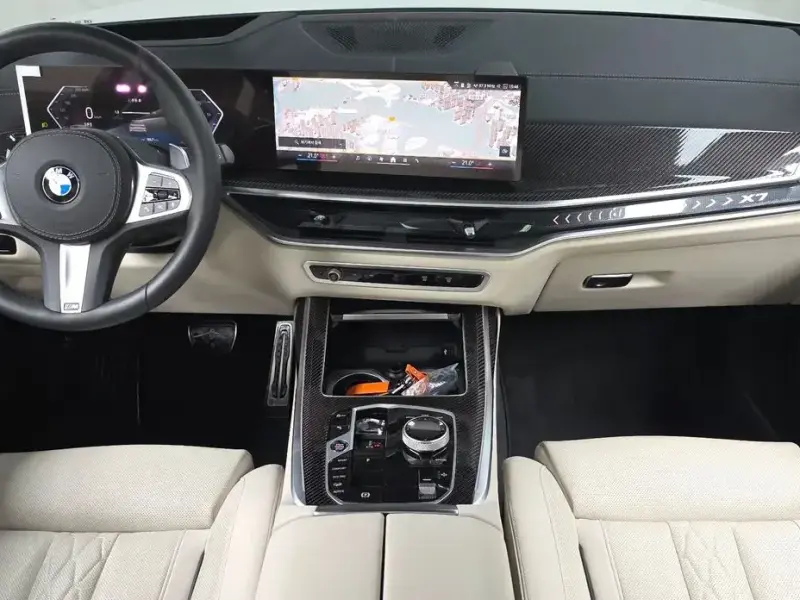 2025 BMW X7 с пробегом 15 350 км