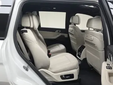 2025 BMW X7 с пробегом 15 350 км