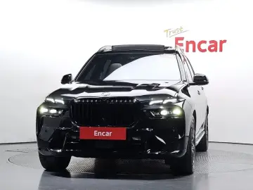 2025 BMW X7 с пробегом 11 573 км
