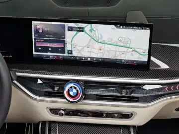 2025 BMW X7 с пробегом 11 573 км