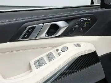 2025 BMW X7 с пробегом 11 573 км