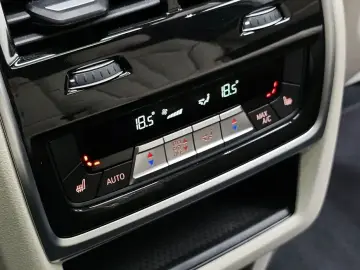 2025 BMW X7 с пробегом 11 573 км