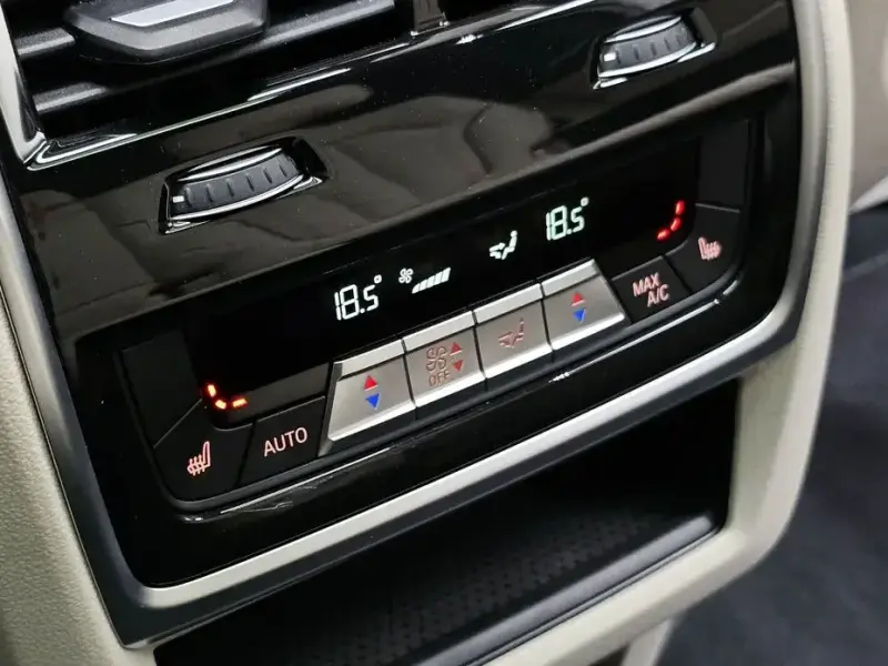 2025 BMW X7 с пробегом 11 573 км
