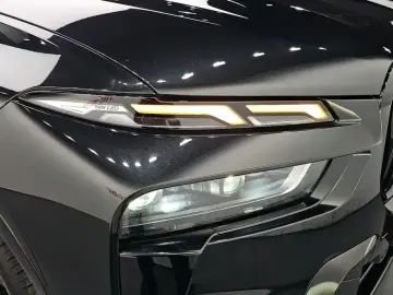 2025 BMW X7 с пробегом 11 573 км