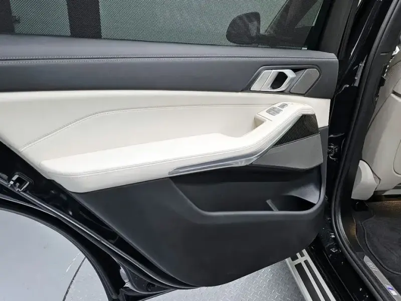 2025 BMW X7 с пробегом 11 573 км