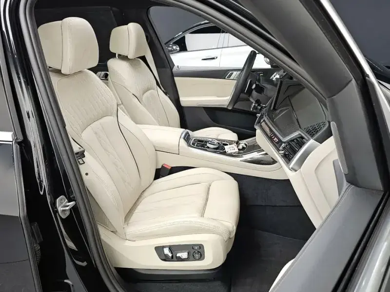 2025 BMW X7 с пробегом 11 573 км