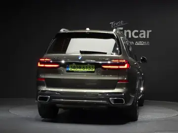 2025 BMW X7 с пробегом 9 483 км