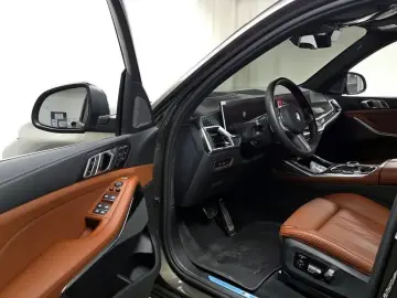 2025 BMW X7 с пробегом 9 483 км