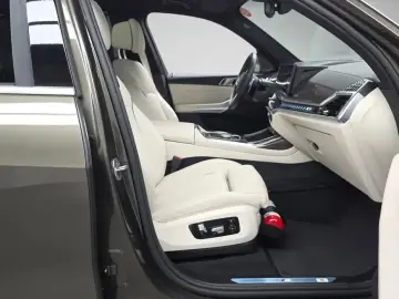 2025 BMW X7 с пробегом 11 160 км