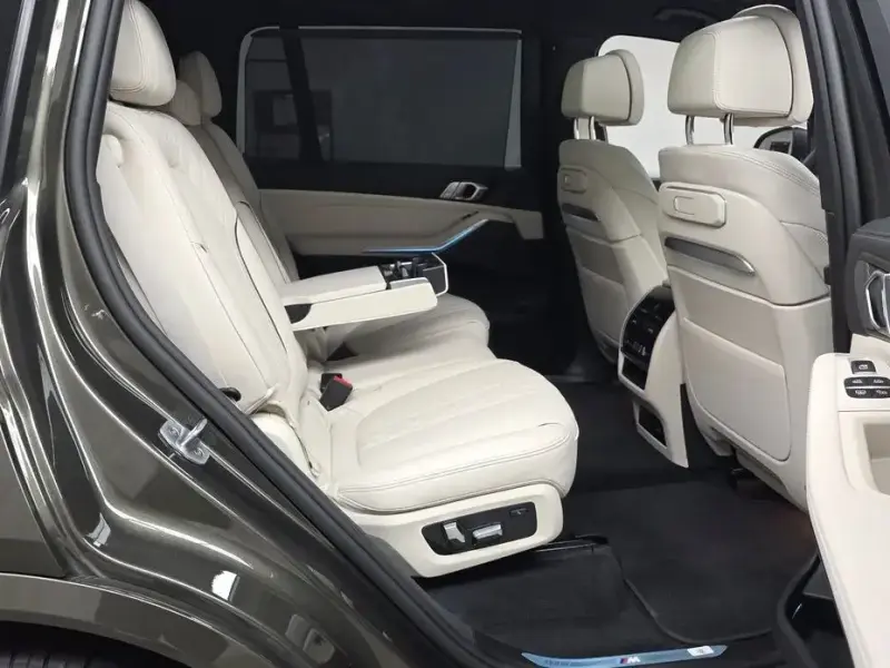2025 BMW X7 с пробегом 11 160 км