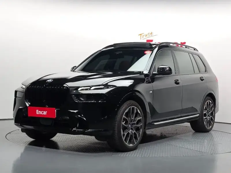 2025 BMW X7 с пробегом 11 951 км