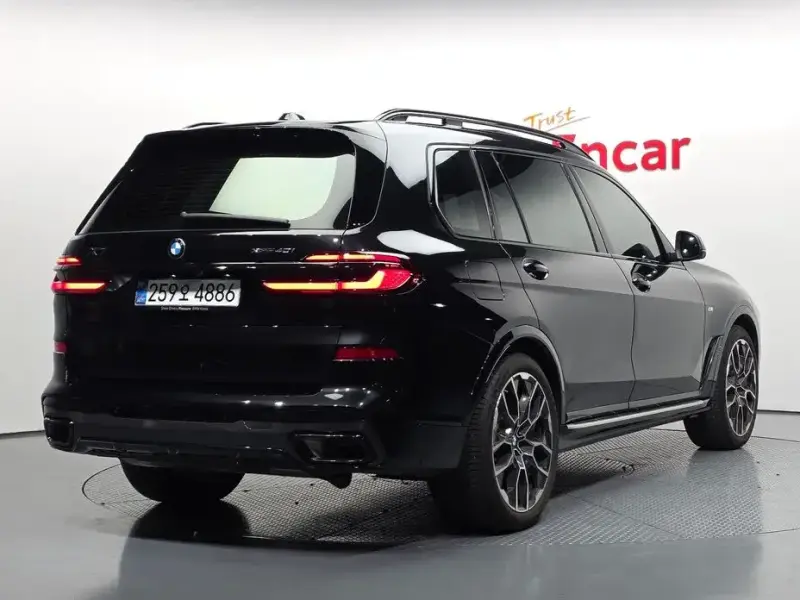 2025 BMW X7 с пробегом 11 951 км