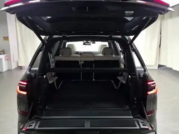 2025 BMW X7 с пробегом 11 160 км