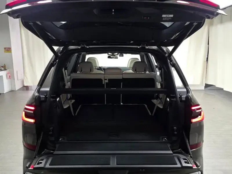 2025 BMW X7 с пробегом 11 160 км
