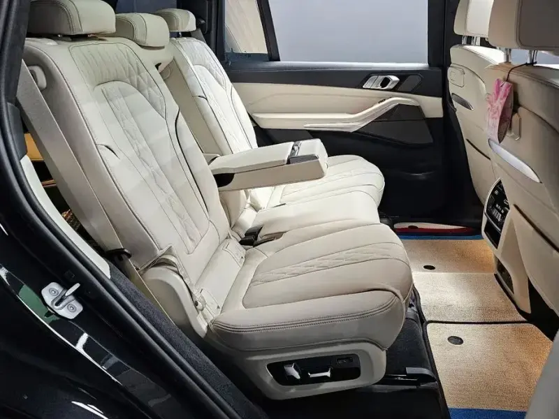 2025 BMW X7 с пробегом 5 187 км