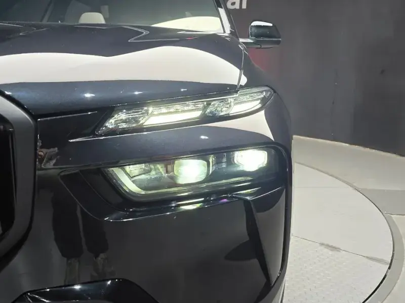 2025 BMW X7 с пробегом 5 187 км