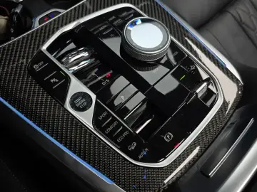 2025 BMW X7 с пробегом 65 524 км