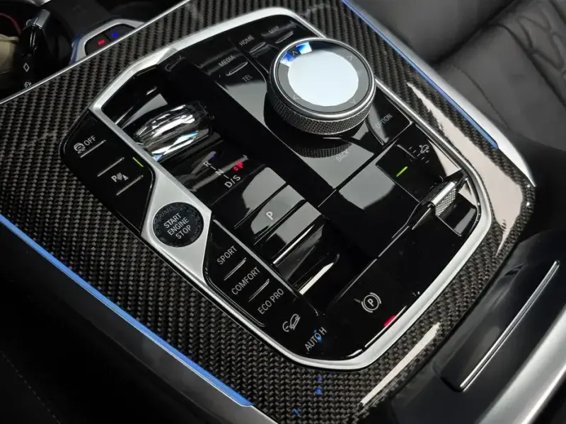 2025 BMW X7 с пробегом 65 524 км
