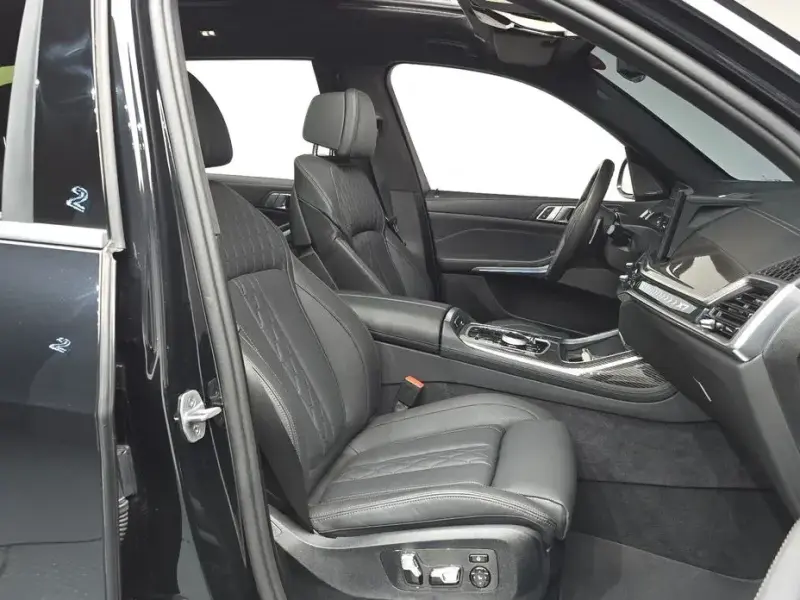 2025 BMW X7 с пробегом 65 524 км