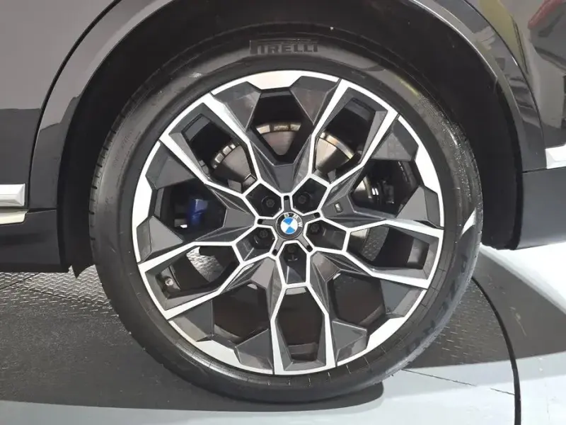 2025 BMW X7 с пробегом 65 524 км