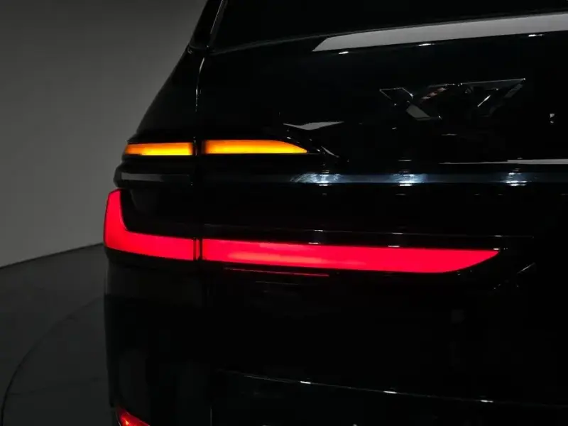 2025 BMW X7 с пробегом 65 524 км