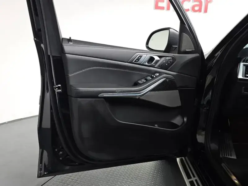2025 BMW X7 с пробегом 65 524 км