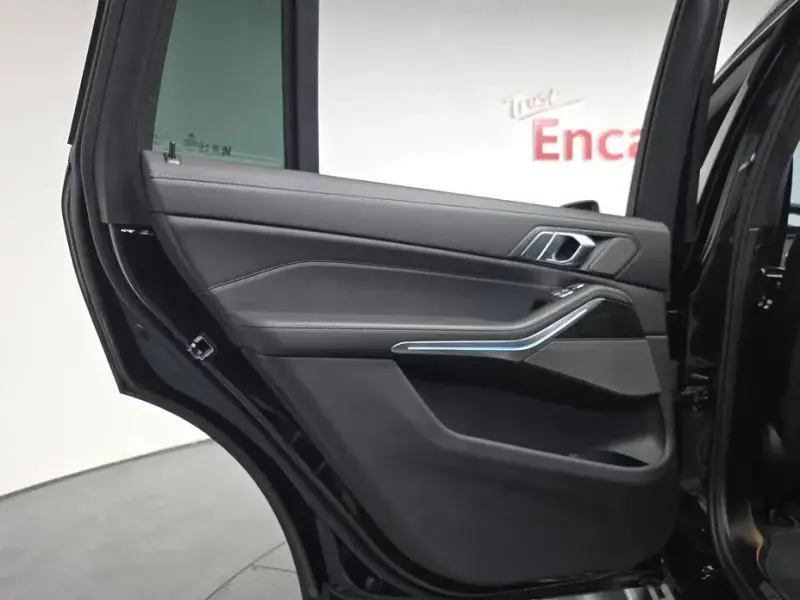 2025 BMW X7 с пробегом 65 524 км