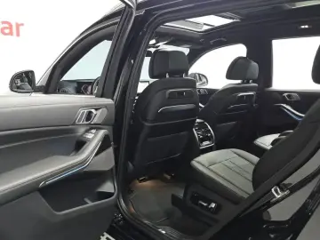 2025 BMW X7 с пробегом 65 524 км
