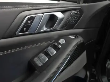 2025 BMW X7 с пробегом 65 524 км