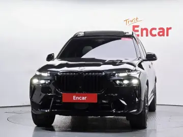 2025 BMW X7 с пробегом 10 527 км