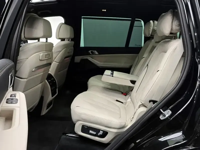 2025 BMW X7 с пробегом 10 527 км