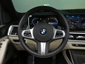 2025 BMW X7 с пробегом 10 527 км