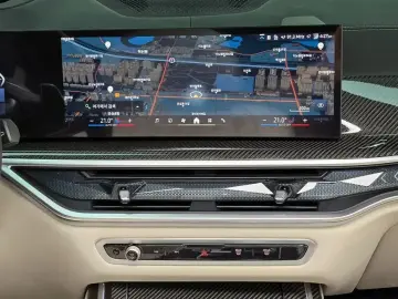 2025 BMW X7 с пробегом 10 527 км